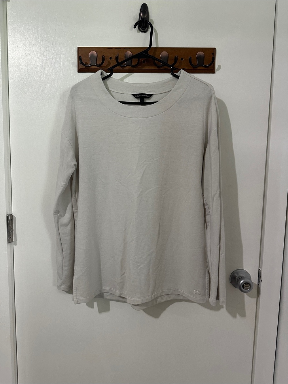 Banana Republic Crewneck Long Sleeve Tee in Light Gray